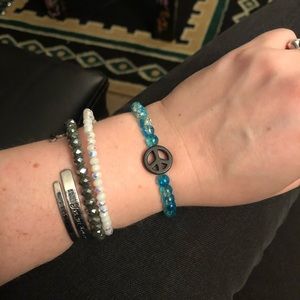 Peace sign blue beaded bracelet
